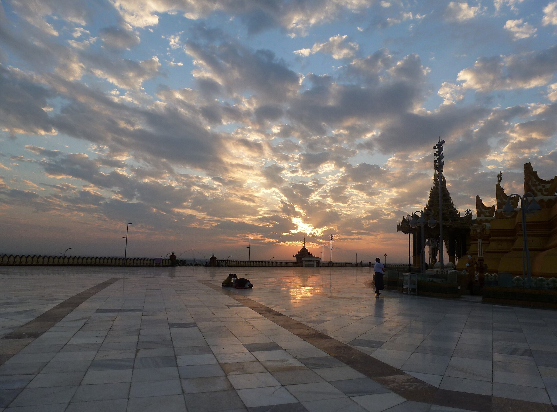 The plaza of the Uppatasanti Pagoda in Naypyidaw at sunset, almost empty